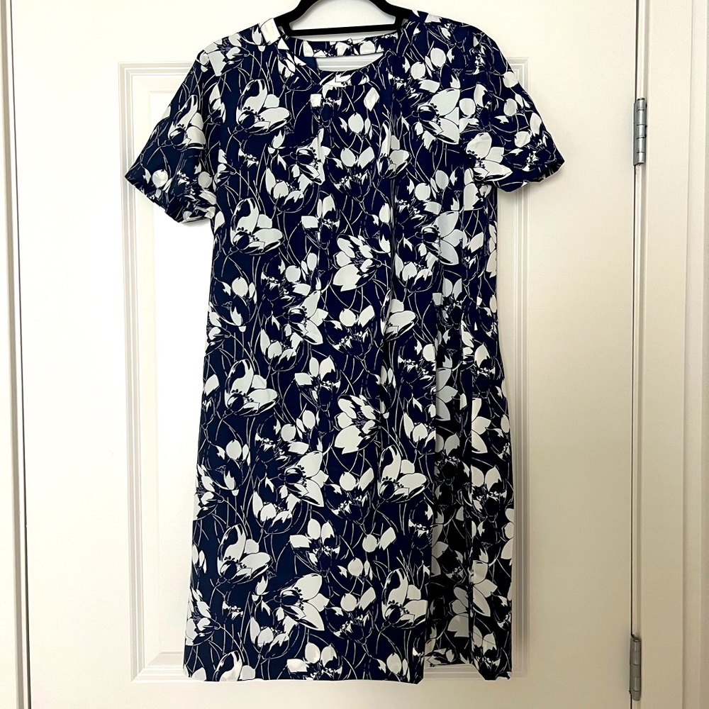J. Crew Navy/White floral shift dress Size 12